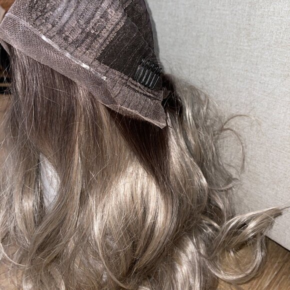 Long Ash Blonde Lace Front Wig | 22” Loose Waves | Cool Tone Rooted NWT #J - Picture 5 of 15